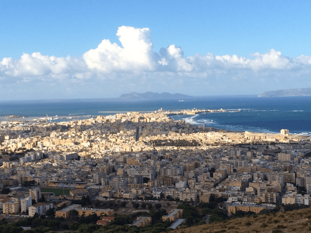 This image has an empty alt attribute; its file name is image.png